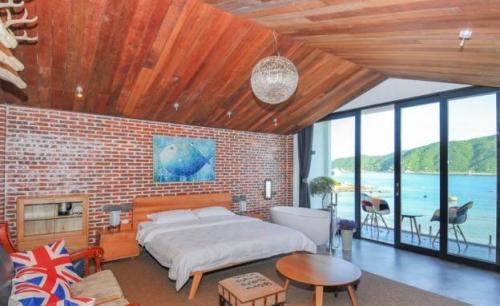 三亚海棠湾HANATOALICE花与爱丽丝海景酒店(三亚后海村店)