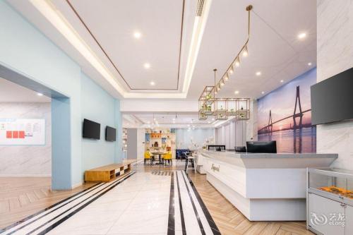 白玉兰酒店(琼海万泉河环球春天广场店)