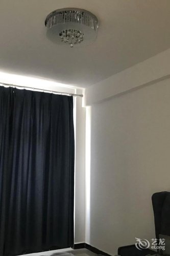 东方苏拉之家客栈民宿(东方金月湾站店)