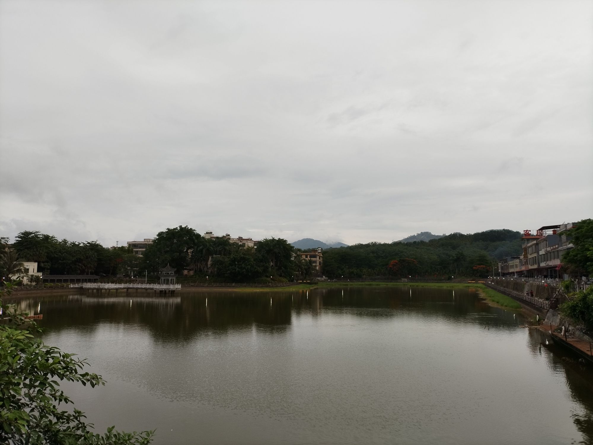 屯昌县坡心人工湖休闲馆