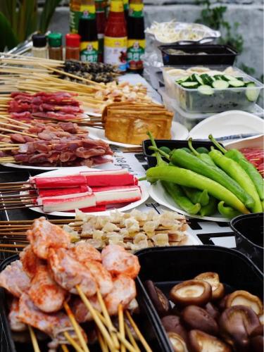 海口虫二精品民宿(红明广场店)