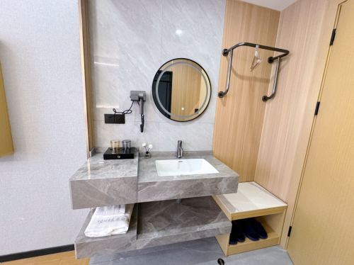 YOME友米酒店(海口政法学院店)