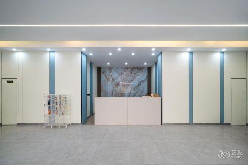月畔居酒店(美兰机场店)