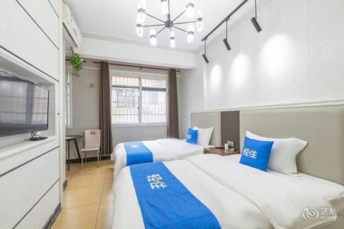 三亚蓝峰宾馆(商品街港华广场店)住宿攻略：三亚市高性价比酒店推荐（2026）