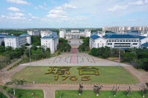 美术楼广场