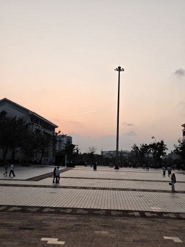 2026年三亚旅游必读：三亚科宝主题酒店(解放路步行街店)周边玩法推荐