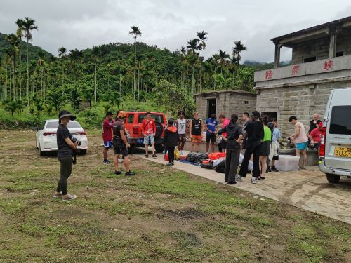 六罗峡谷雨林运动旅游区(建设中)
