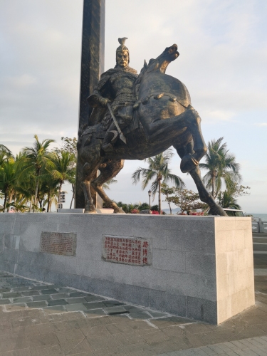路博德雕像