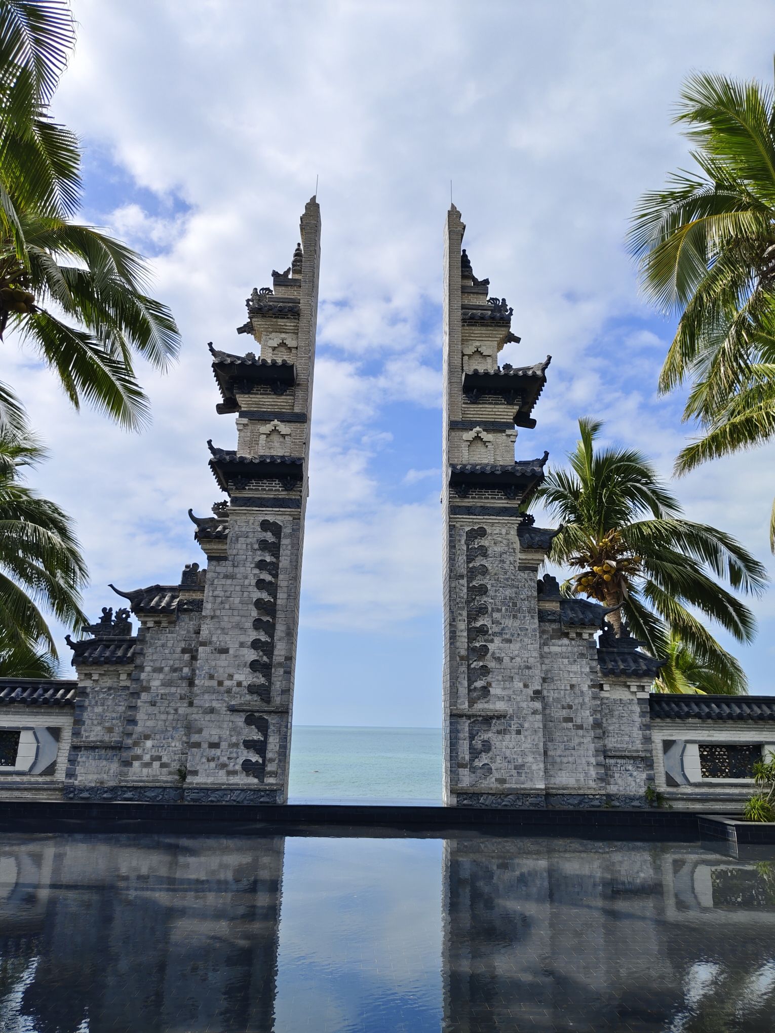 南山大小洞天旅游区-老子一根雕像
