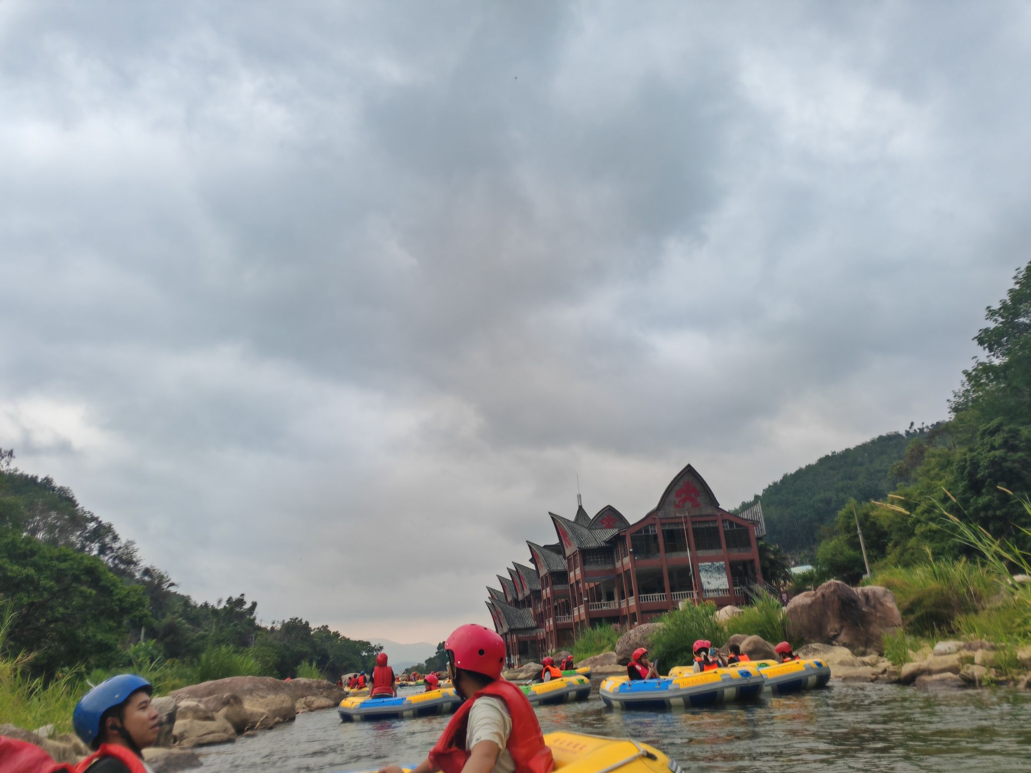 五指山红峡谷文化旅游区漂流-终点站