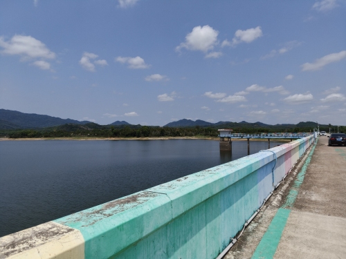 木色湖彩虹大坝