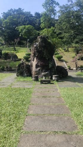 镇山之石