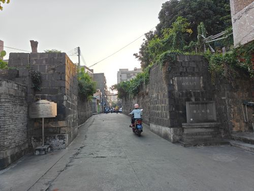 三亚喜富来青年旅舍(吉阳区千古情店)攻略：2026年三亚必去景点与旅行贴士