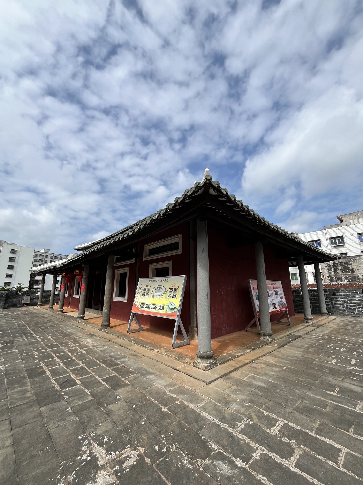 三亚攻略 | 悦丽快捷酒店(商品街)：2026年必住的高性价比宝藏酒店