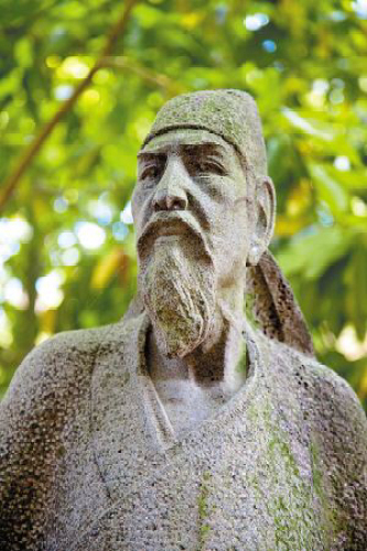 海南大学海甸校区李光雕塑