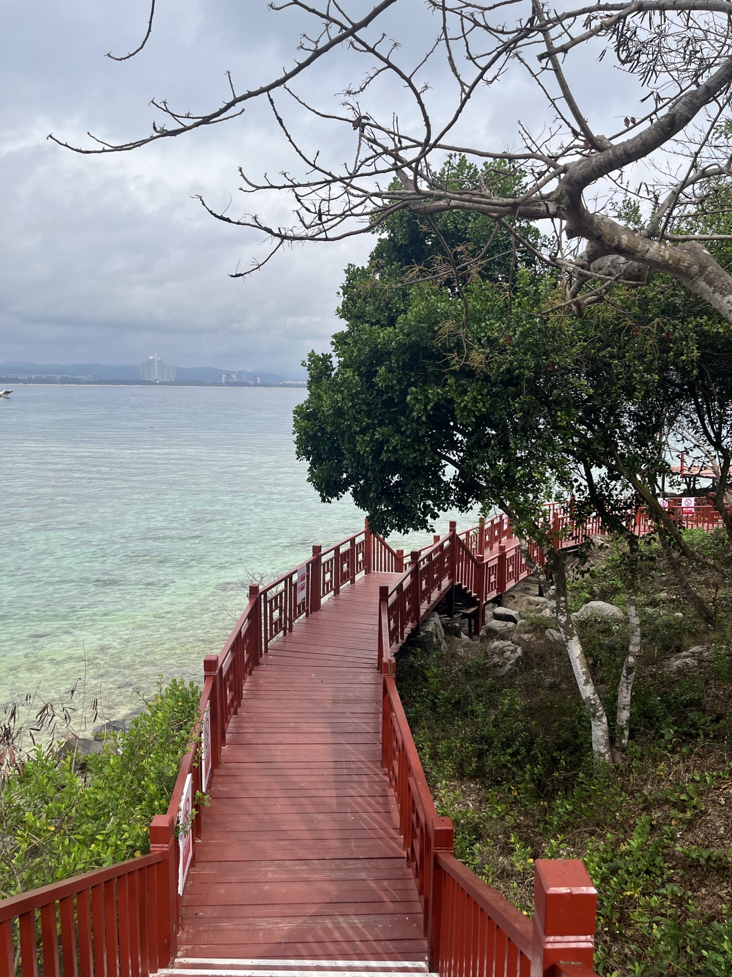 三亚蜈支洲岛观湖亭
