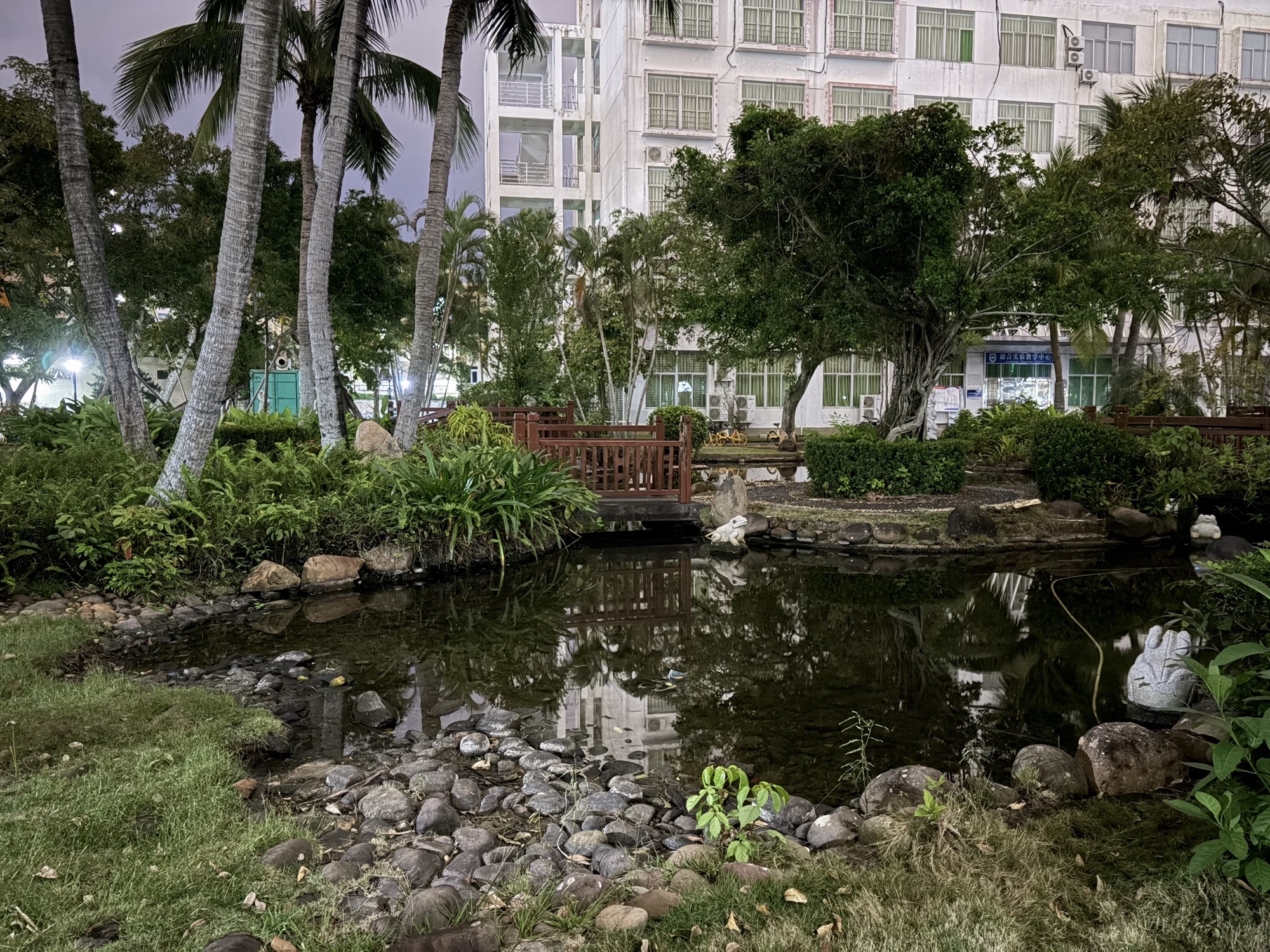 海南大学海甸校区凉亭